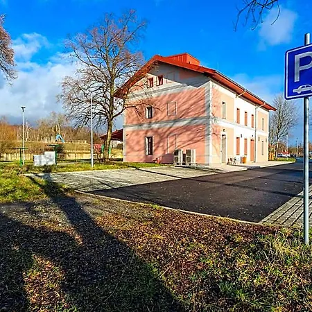 Nadrazi Hotel